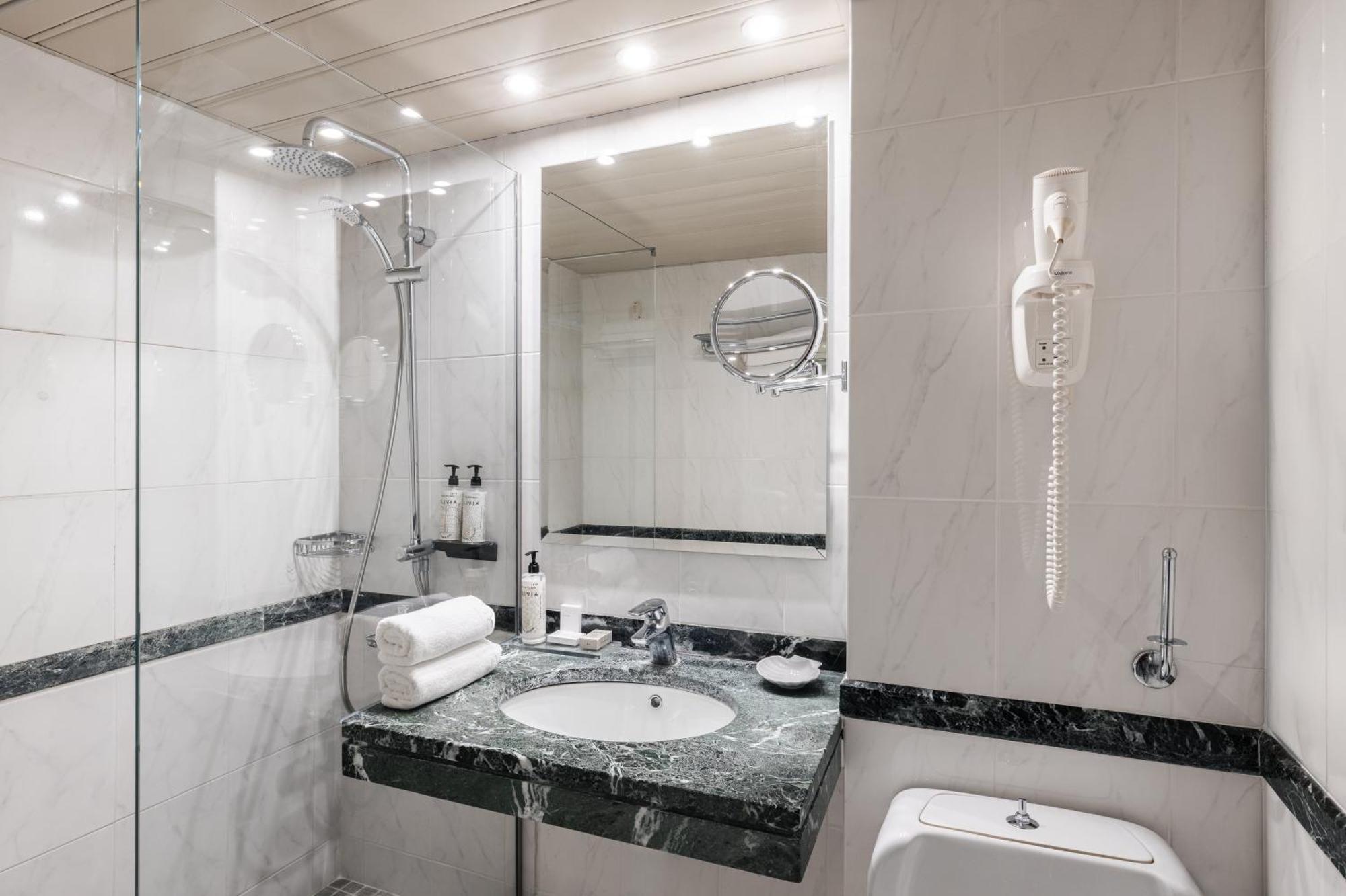 Camera Superior con Vista Piscina